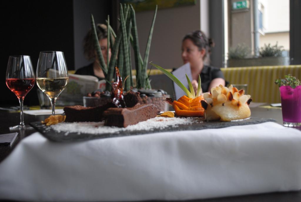 Hotel-Restaurant Le Victoria Rennes Kültér fotó
